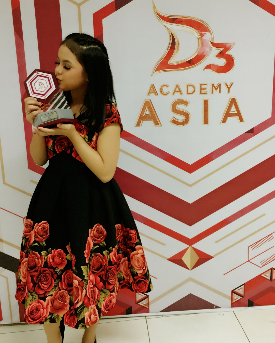 putri isnari juara finalis wanita favorit dangdut academy asia 3